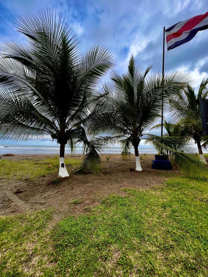 Cabinas Playa Bandera Acomodação com café da manhã Parrita Exterior foto